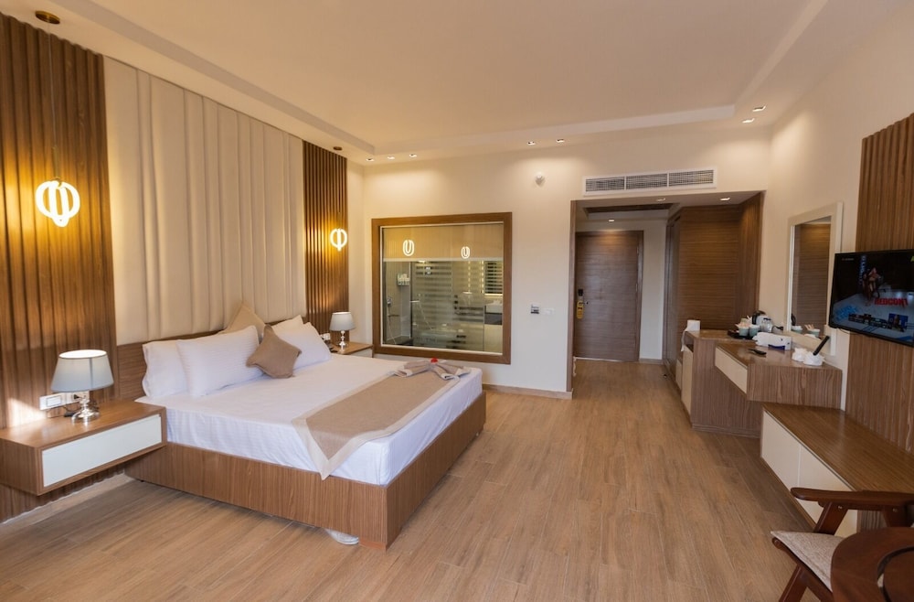 Ramage Hotel & Resort 38/130