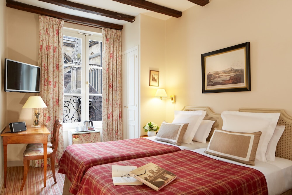 Relais Du Louvre 21/46