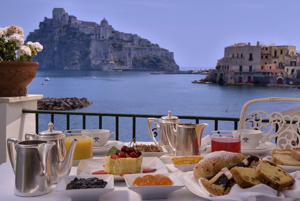 Miramare E Castello 53/68