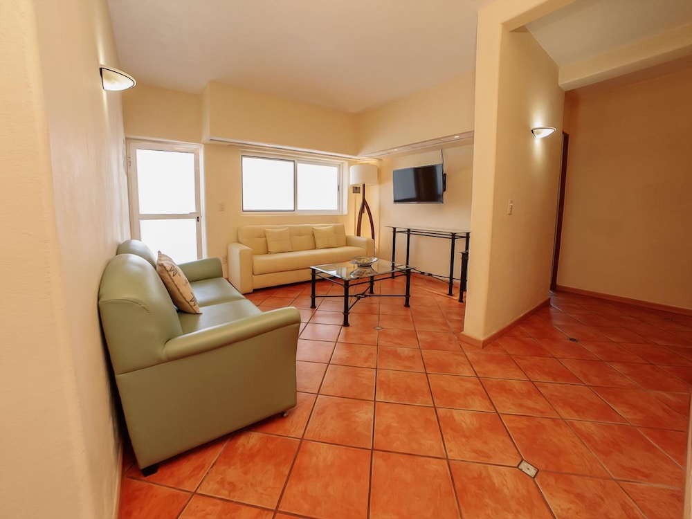 Alcazar Suites 19/30
