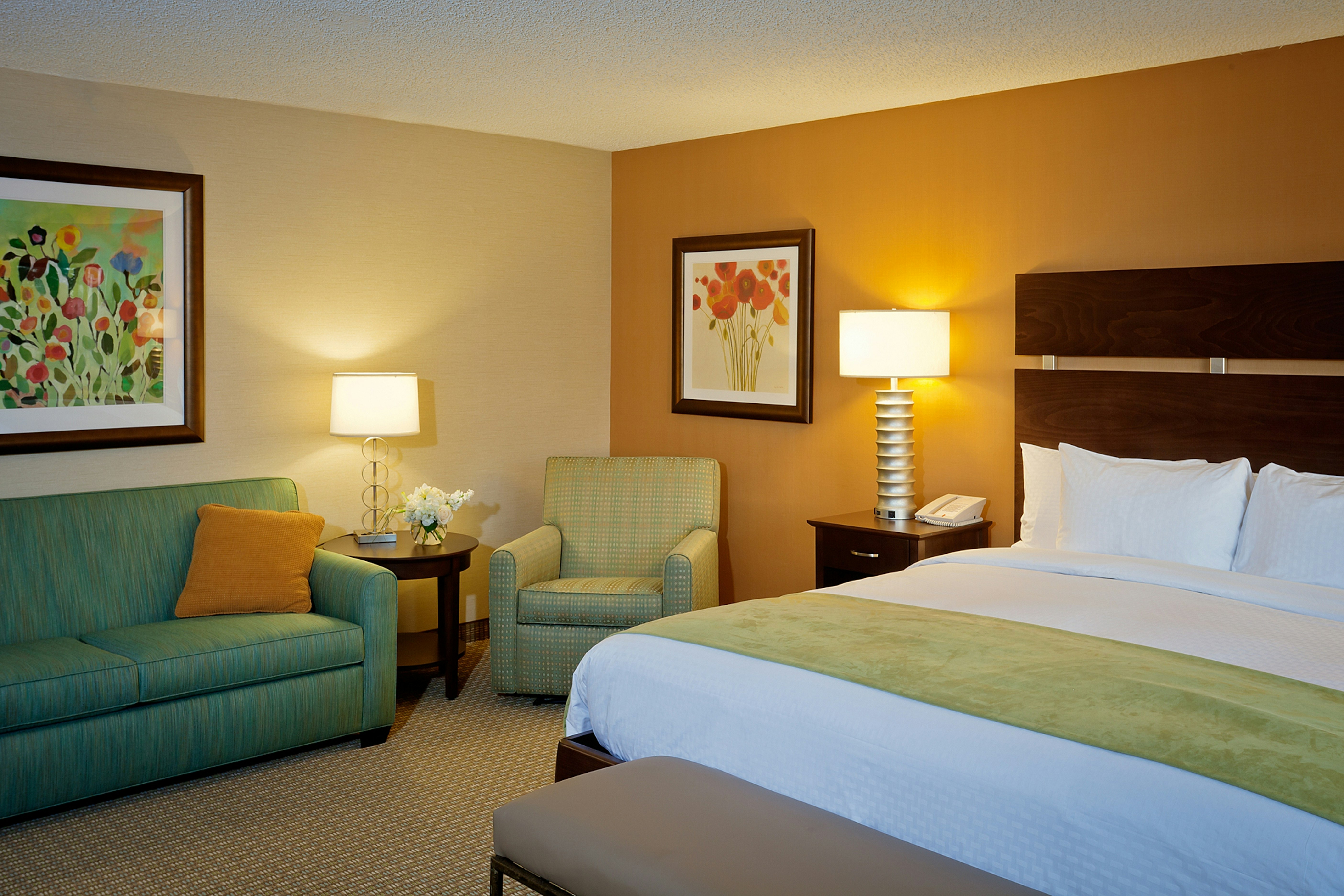 JUNIOR SUITE, KING BED, ACCESSIBLE
