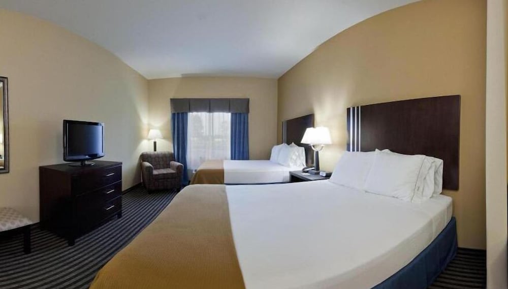 Holiday Inn Express Hotel & Suites Okmulgee 14/55