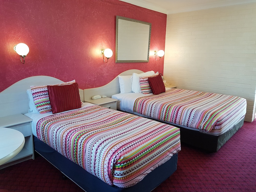 Golden Age Motor Inn Queanbeyan 10/50