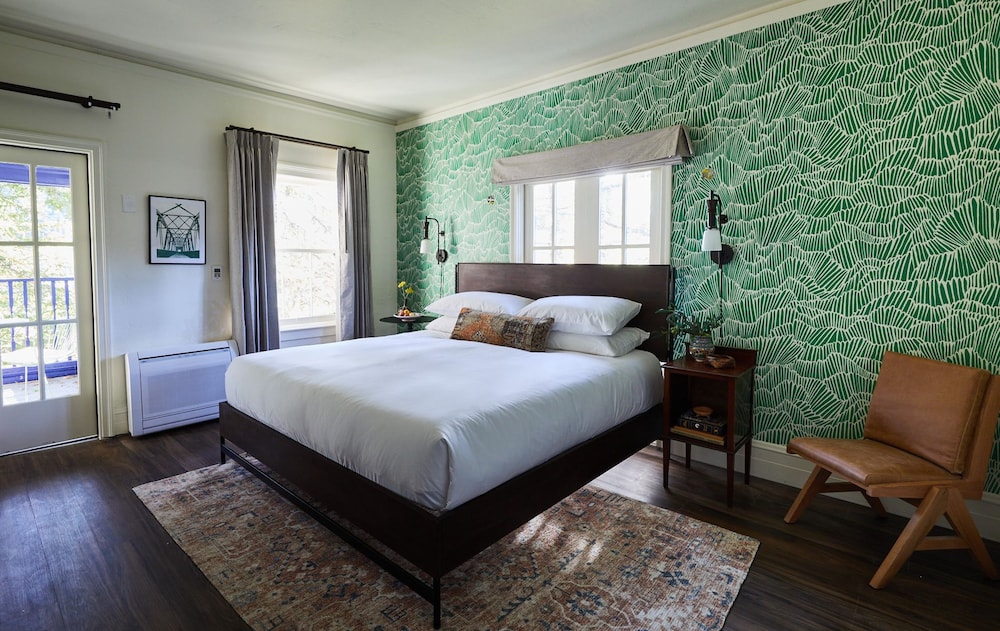 House, King Bed, Accessible
