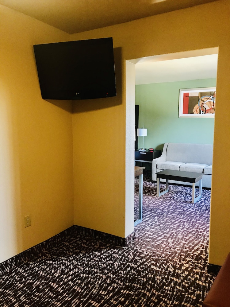 Best Western Plus The Woodlands 11/31