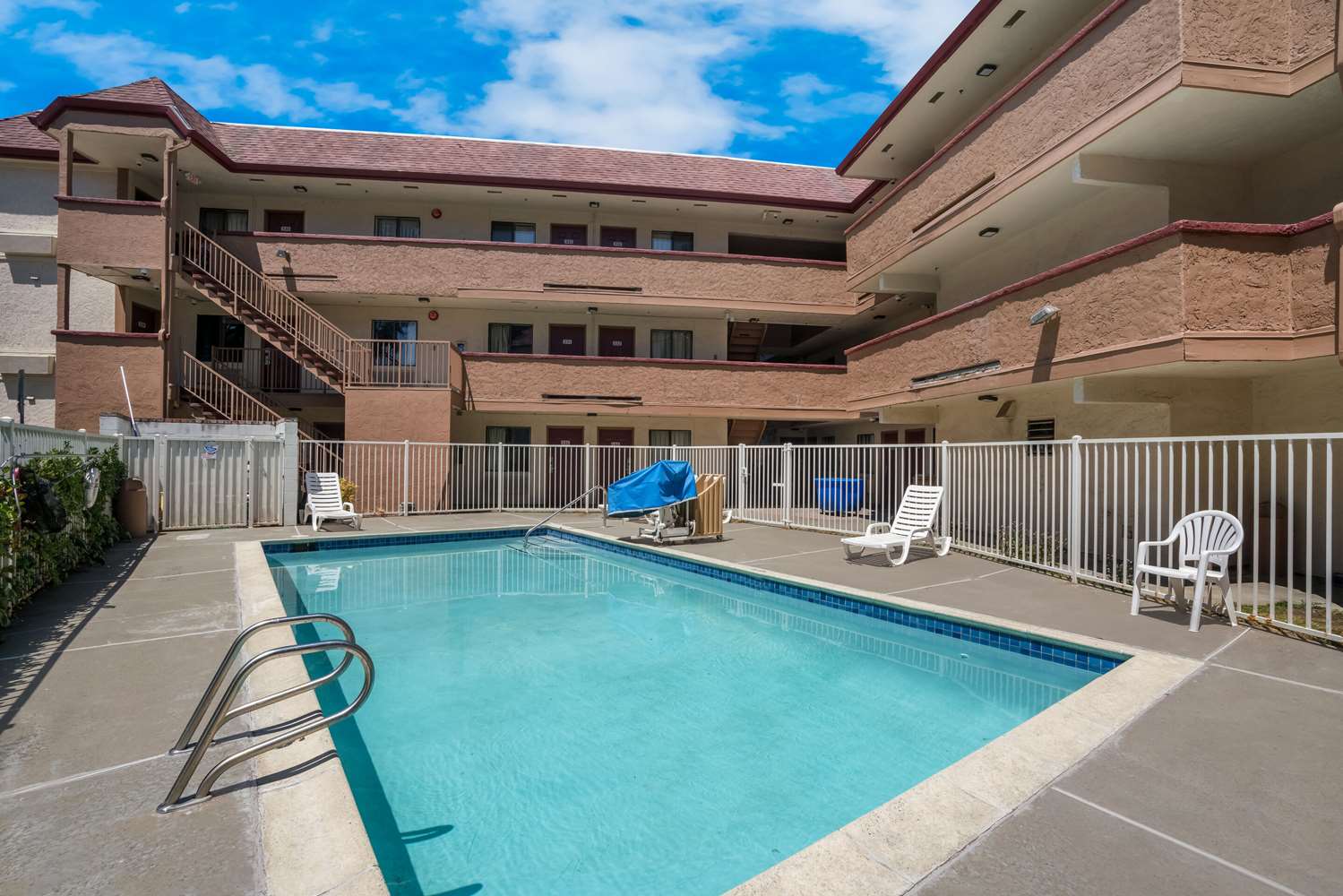 Econo Lodge Vallejo, CA 9/9