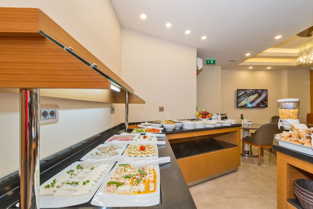 Bisetun Hotel 27/31