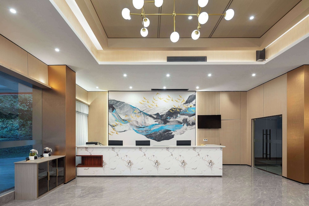 Hawthorn by Wyndham Guangzhou Baiyun Airport 4/20