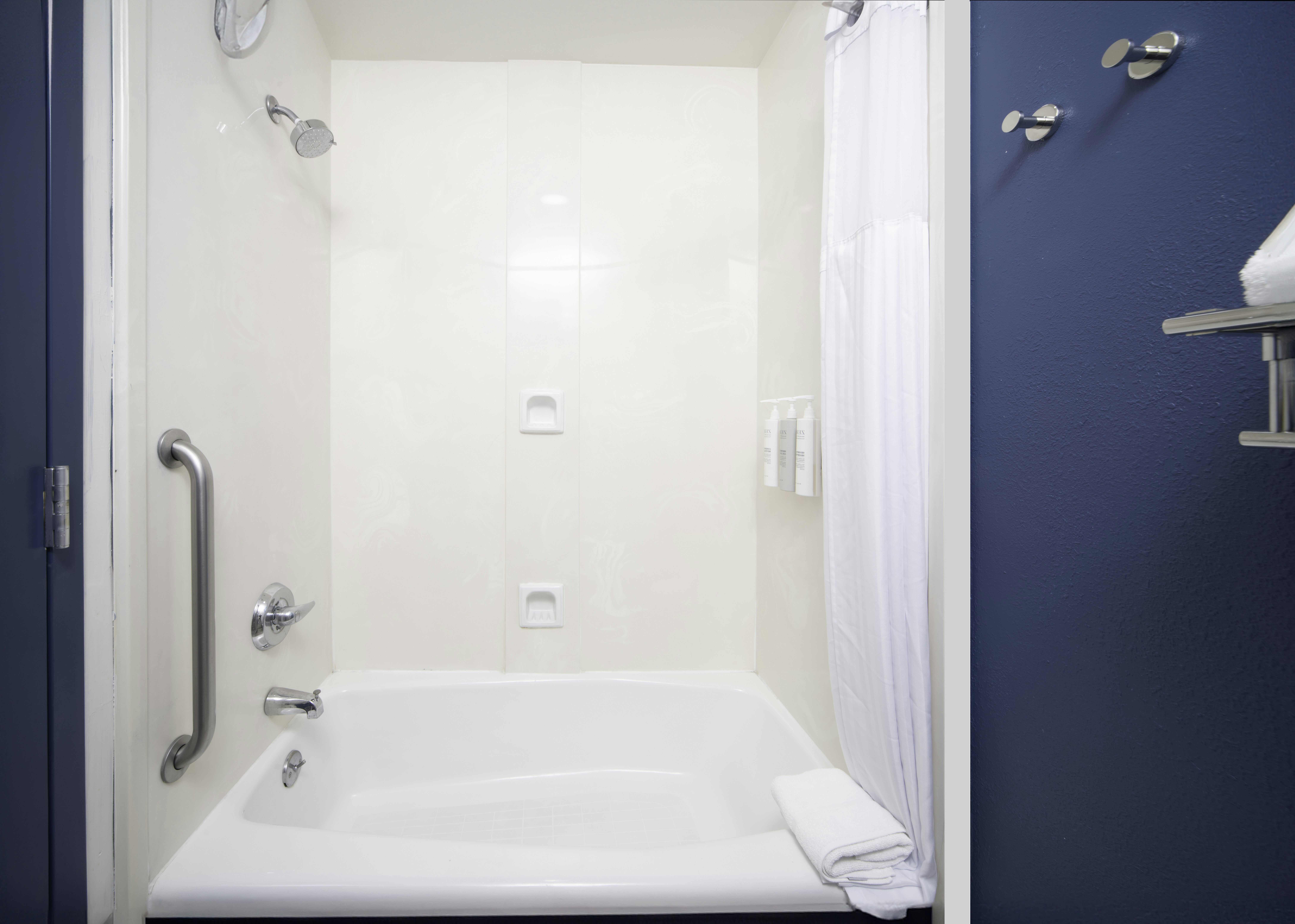 Room, 2 Queen Beds 5/5