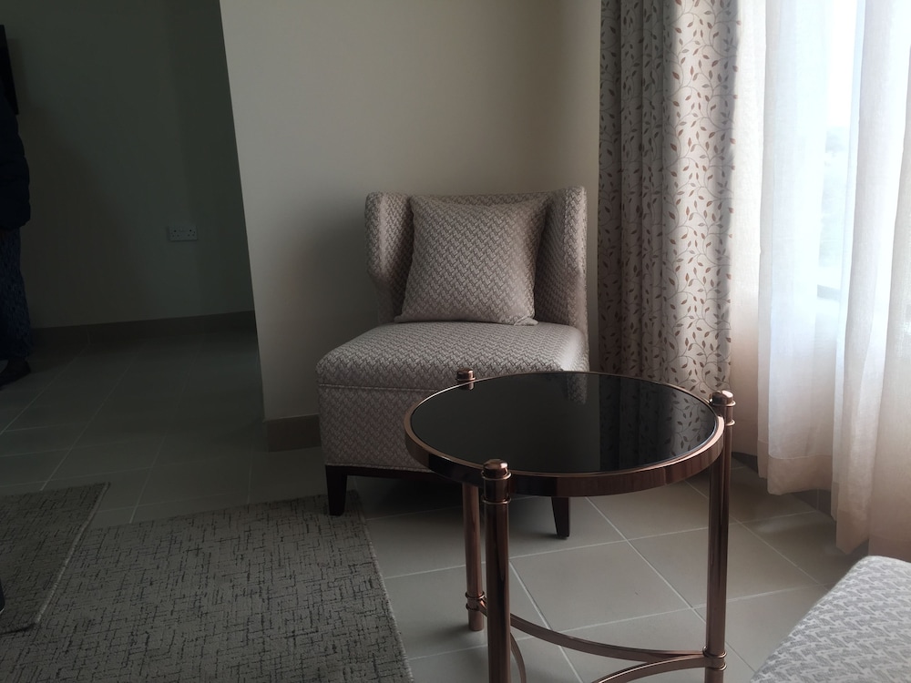 Cycad Palm Hotel 24/50