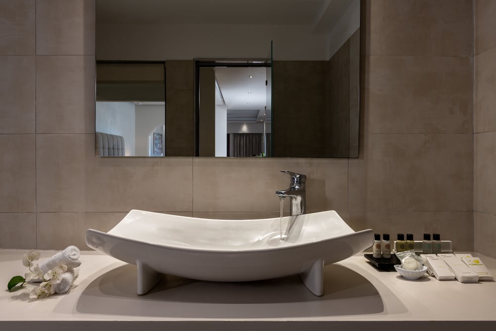 SPLENDOUR RESORT 40/80