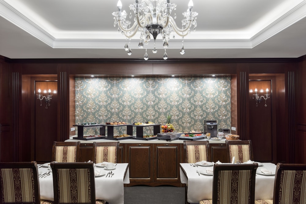 LONDON BOUTIQUE HOTEL 33/40