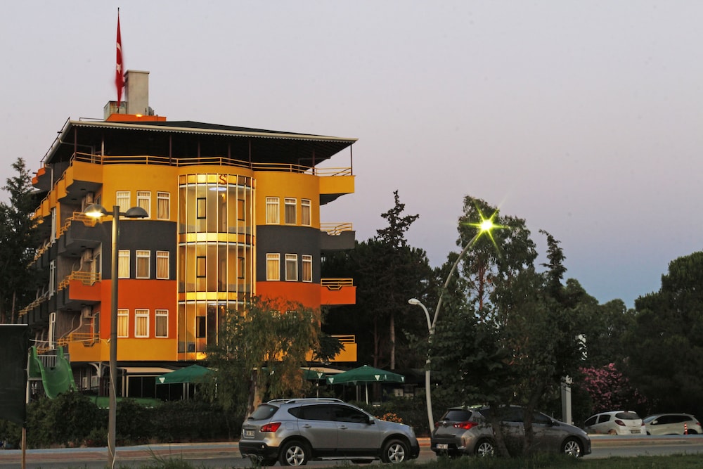 SELINUS BEACH CLUB HOTEL 4/50