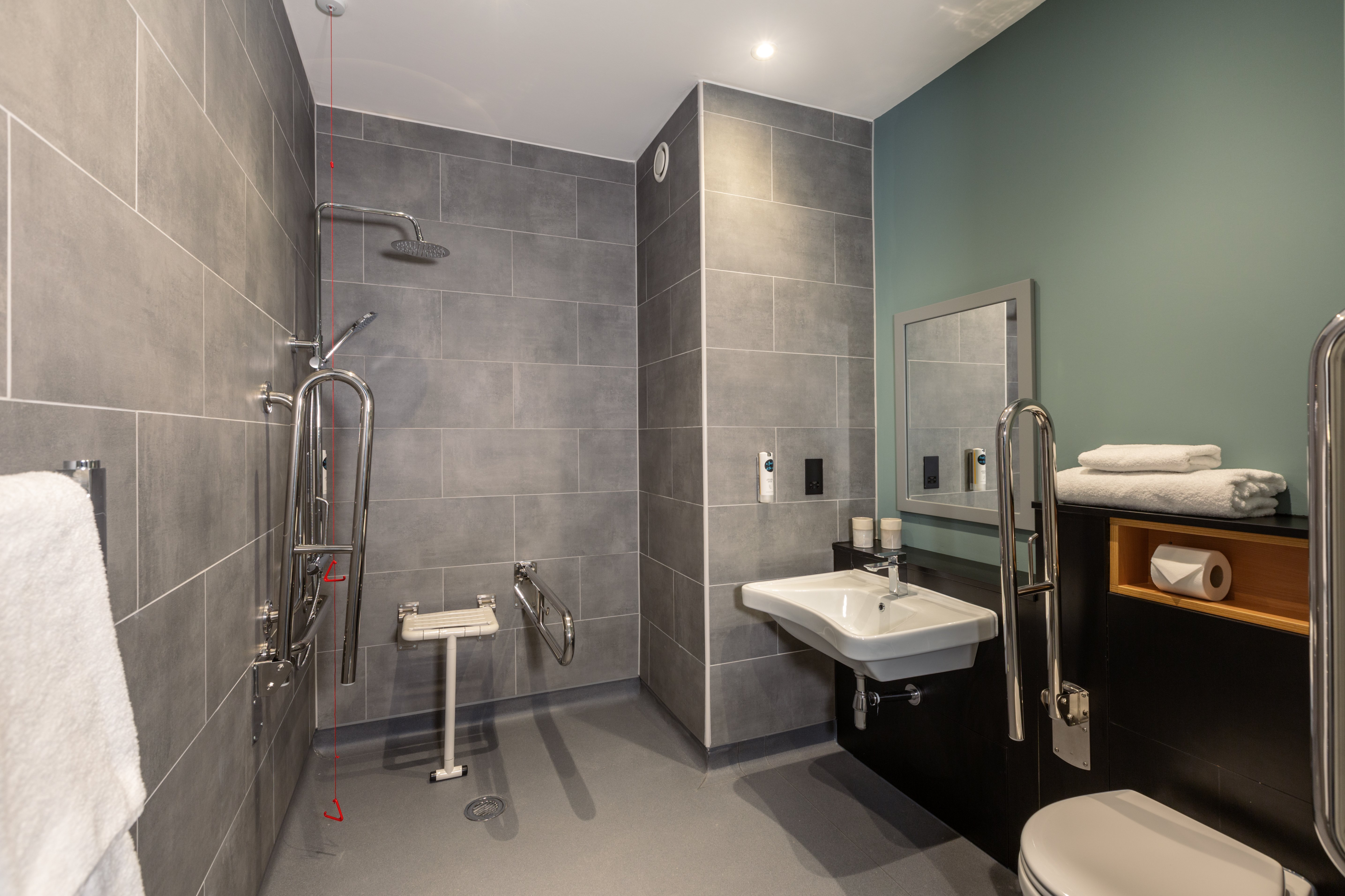Holiday Inn - the niu, Loom Manchester North, an IHG Hotel 70/73