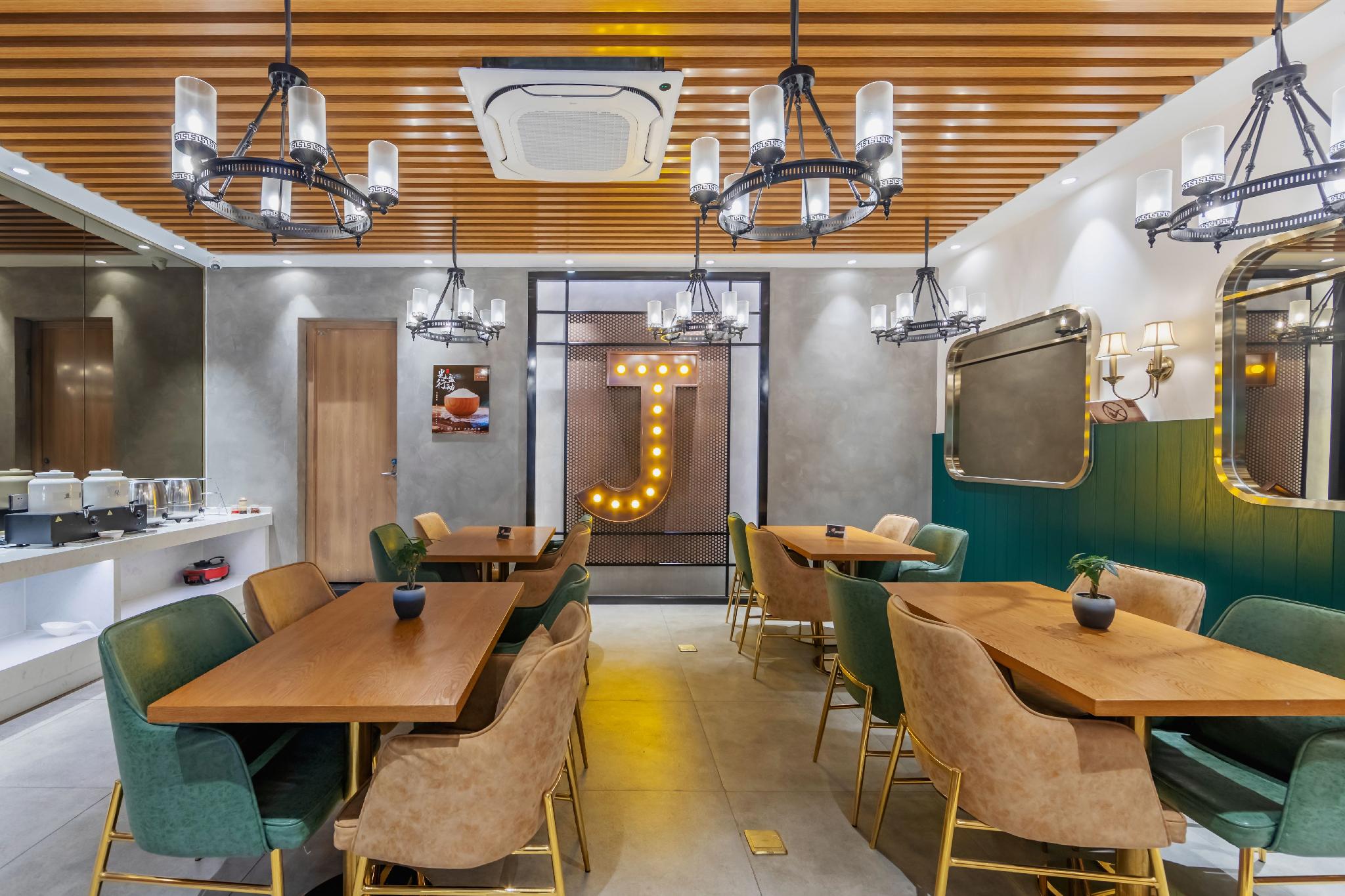 James Joyce Coffetel (Beijing Daxinghuangcun Zaoyuan Subway Station) 42/46