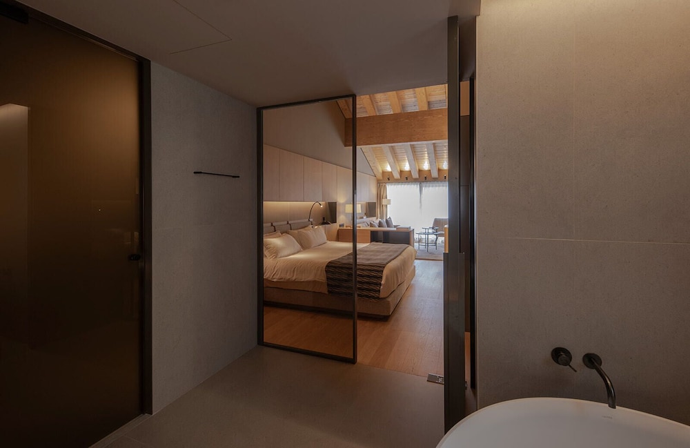 The Blackpine Hotel, Small Luxury Hotels 40/46