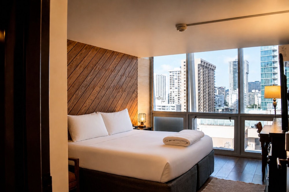 Skyline, Platinum, Penthouse, King Bed