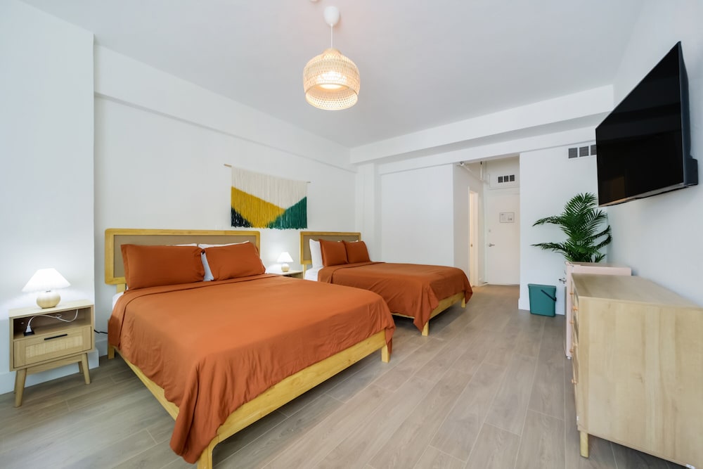 Tropics Hotel And Hostels 14/49