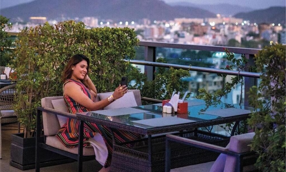 Pride Hotel Udaipur 33/45