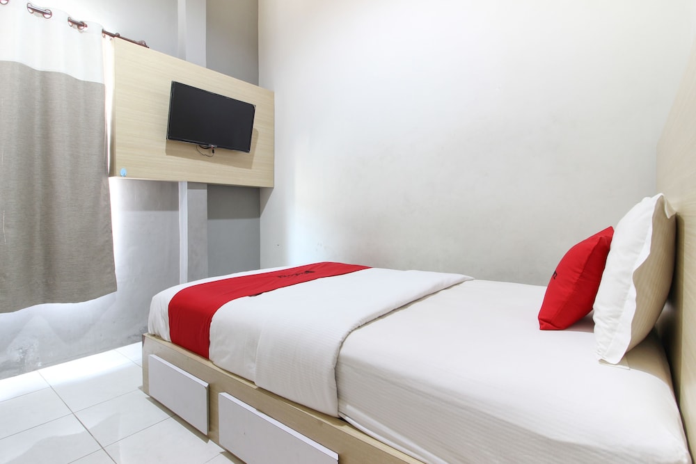 Reddoorz Plus Near Upn Jogjakarta 2 18/32