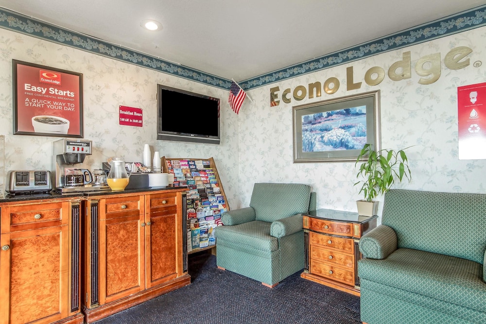 Econo Lodge Castro Valley 45/56