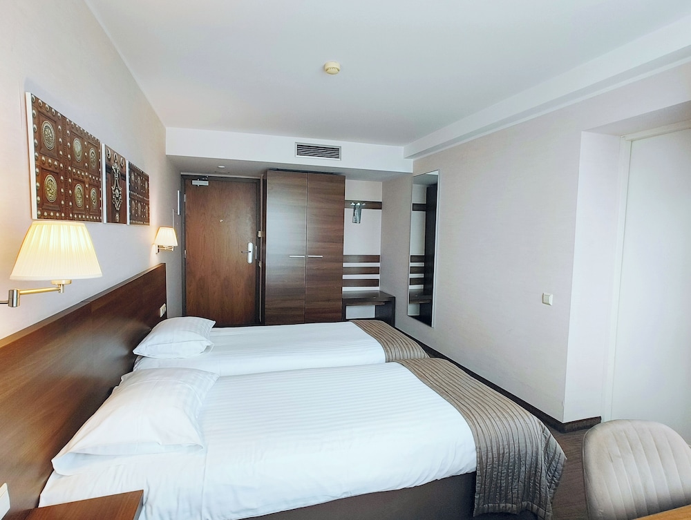 Mercure Marijampole 19/55