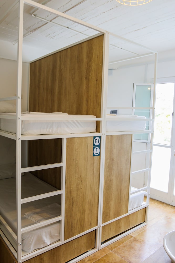 Inhawi Hostel 7/50