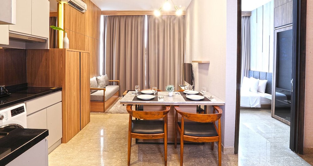Menteng Park Exclusive Emerald 48/68