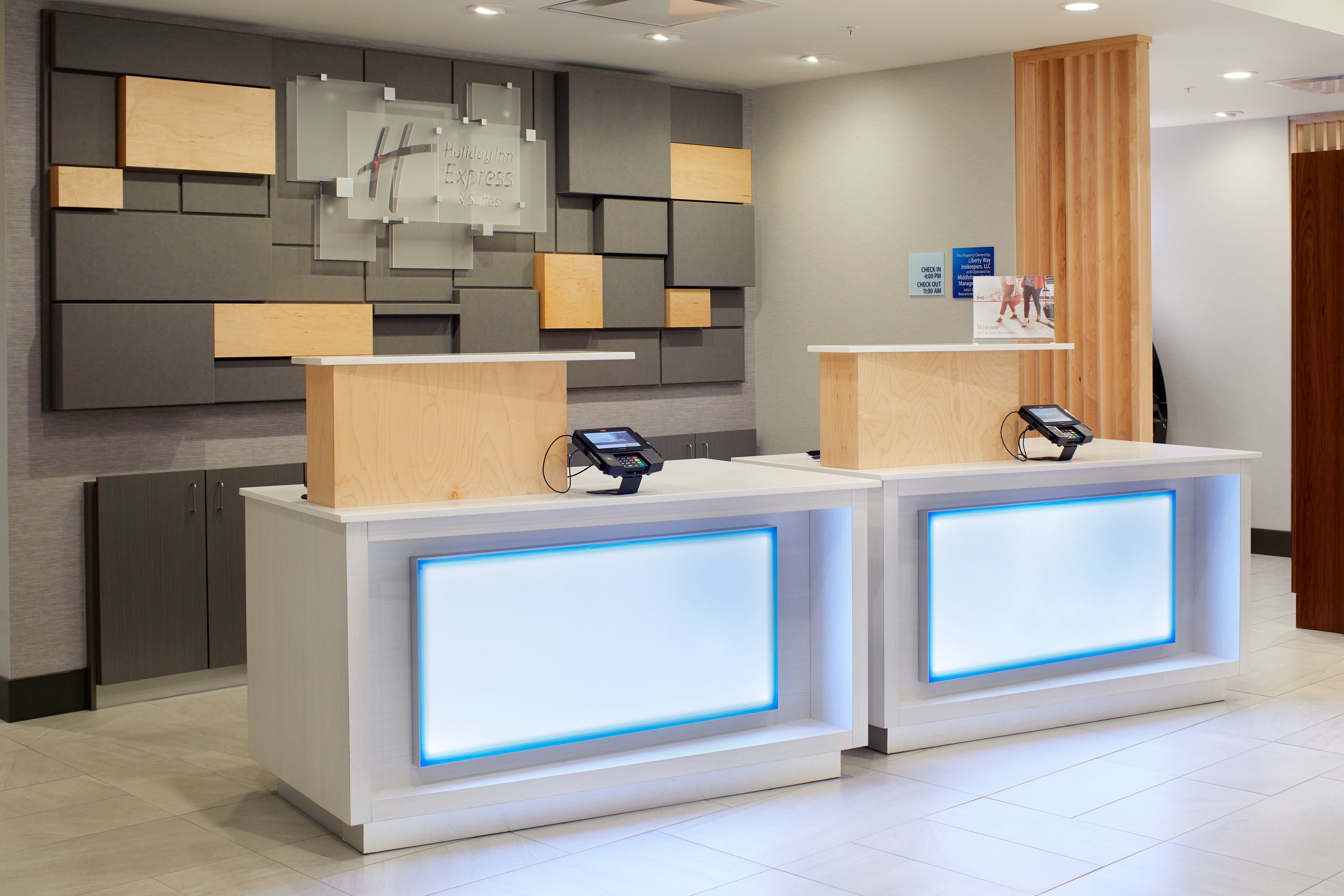 Holiday Inn Express Suites Cincinnati North Liberty Way 6/39