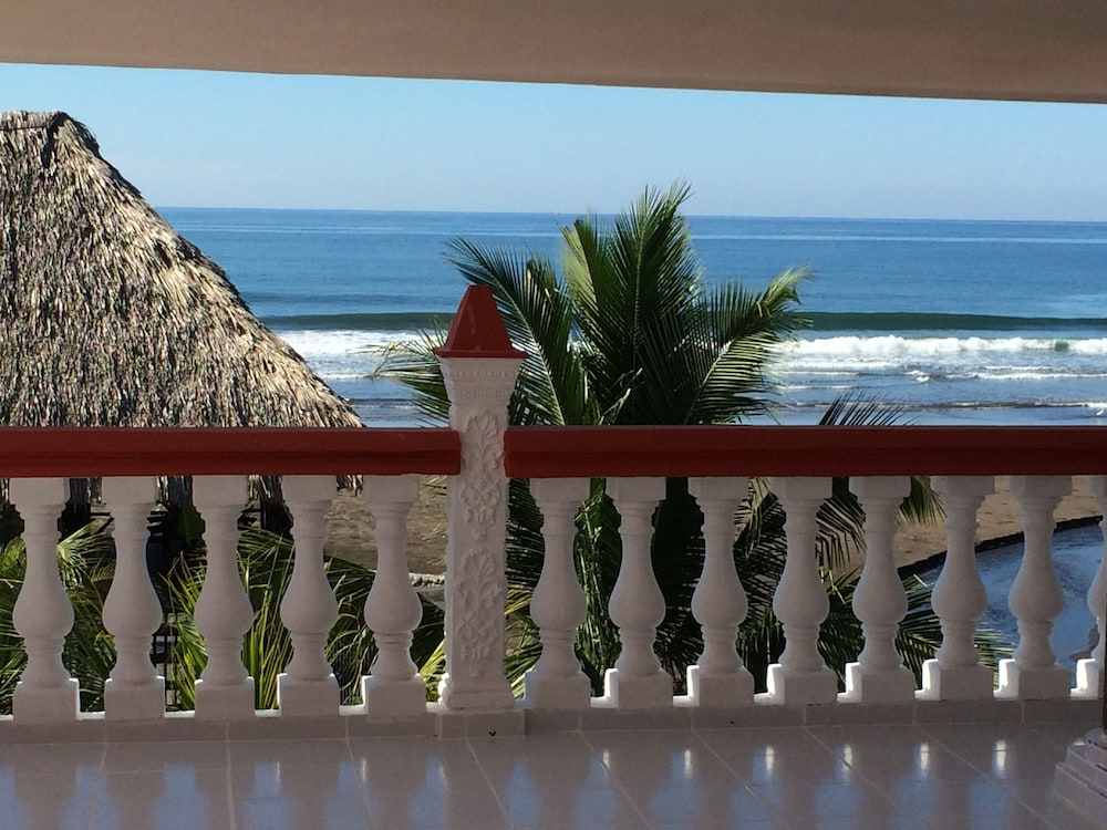 SABAS Beach Resort 59/66