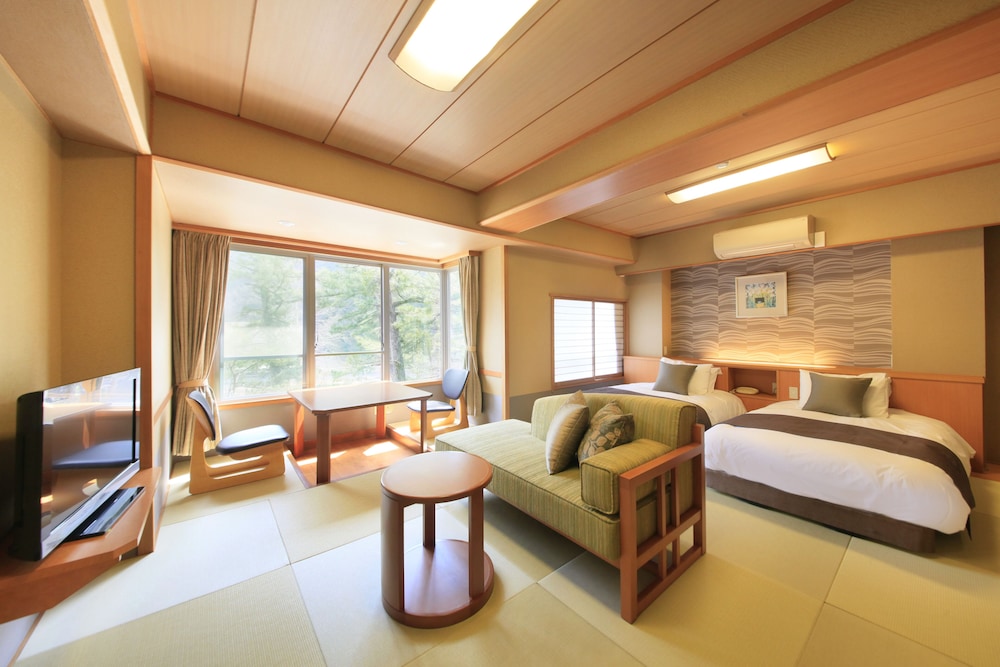Shimobe Hotel 16/67