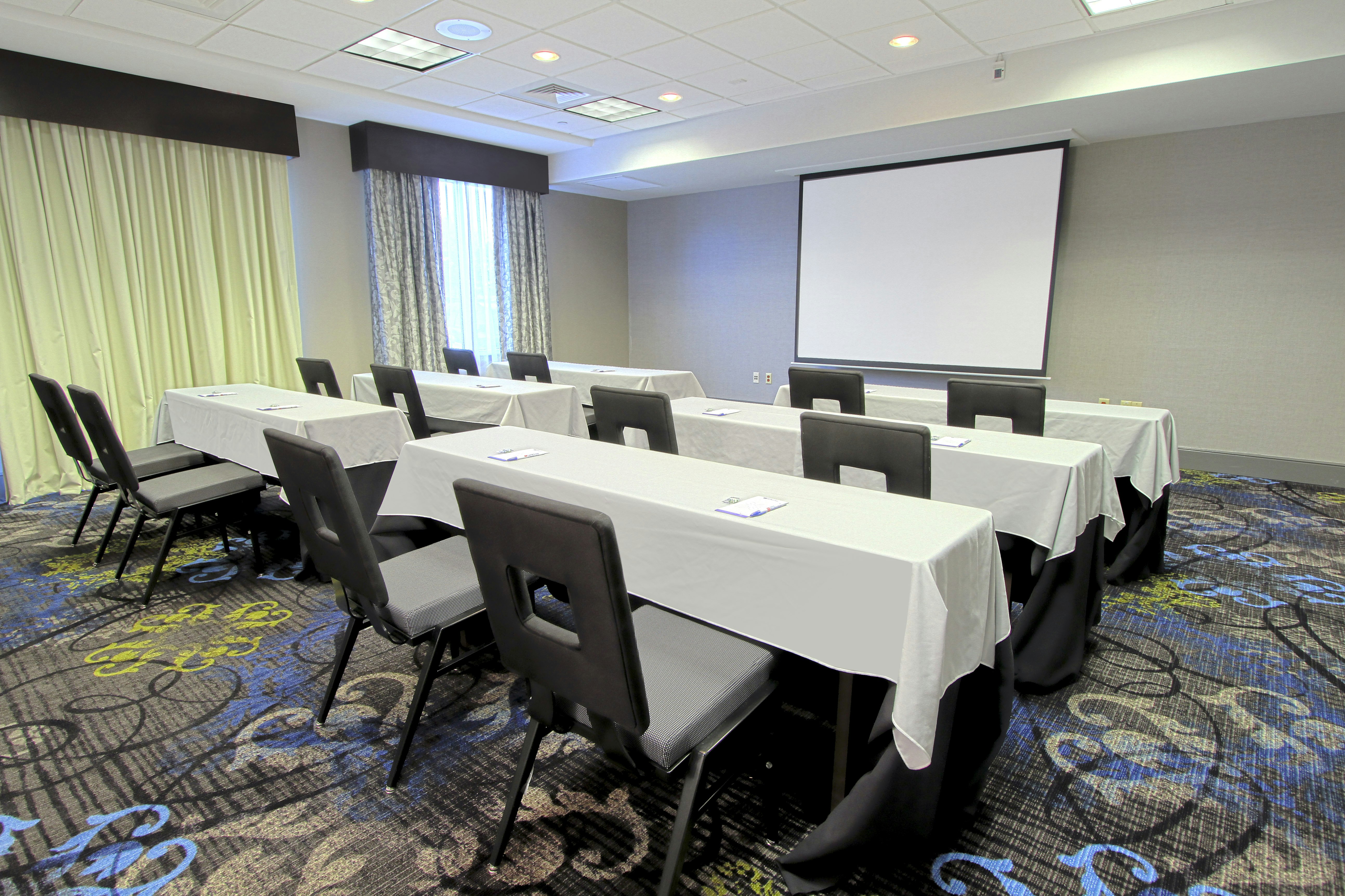 Hilton Garden Inn Westbury 18/25