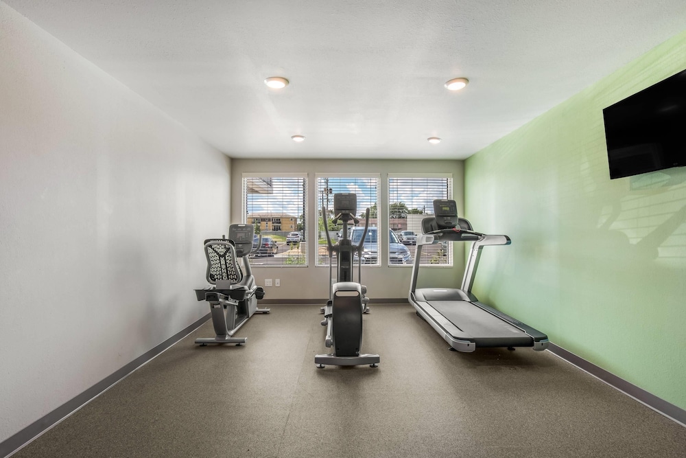 WoodSpring Suites Chicago Midway 22/32