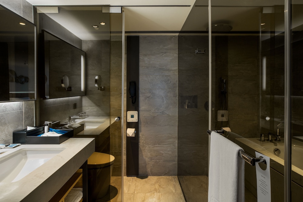 Madison Taipei 17/71
