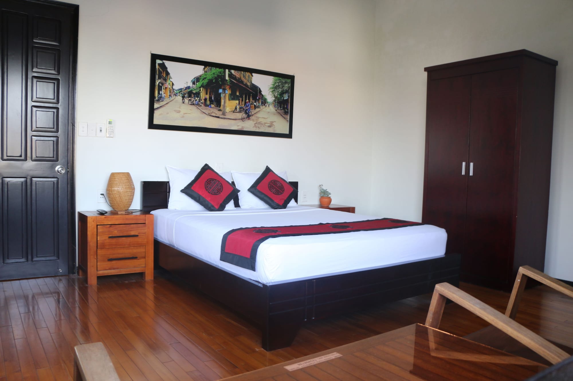 DELUXE, DOUBLE BED, PATIO