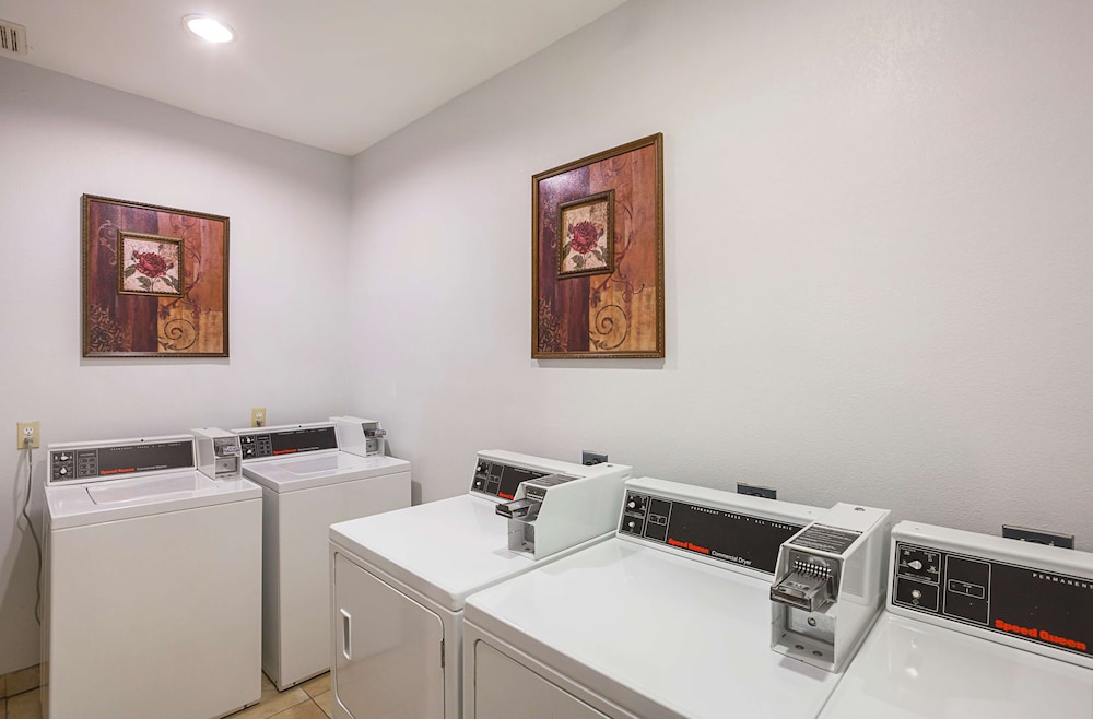 SureStay by Best Western Lewisville Dallas 44/47