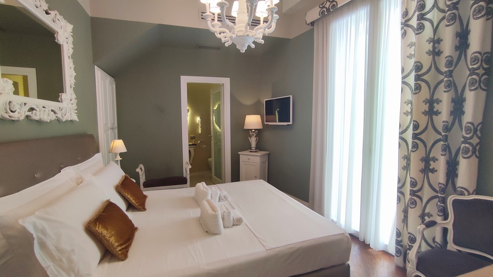 SUPERIOR, DOUBLE BED
