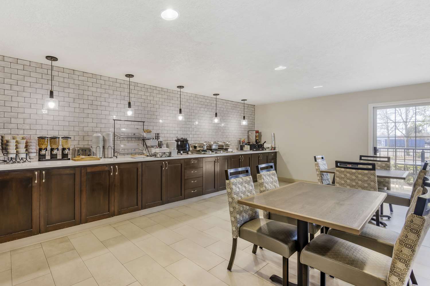 Best Western Plus Grand Manor Inn 28/43