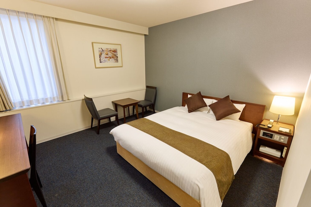 ROOM, DOUBLE BED