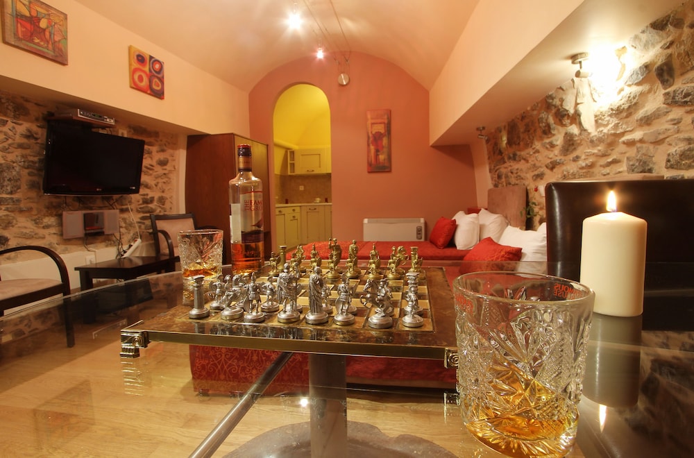 MEDIEVAL CASTLE SUITES TRADITIONAL 34/50