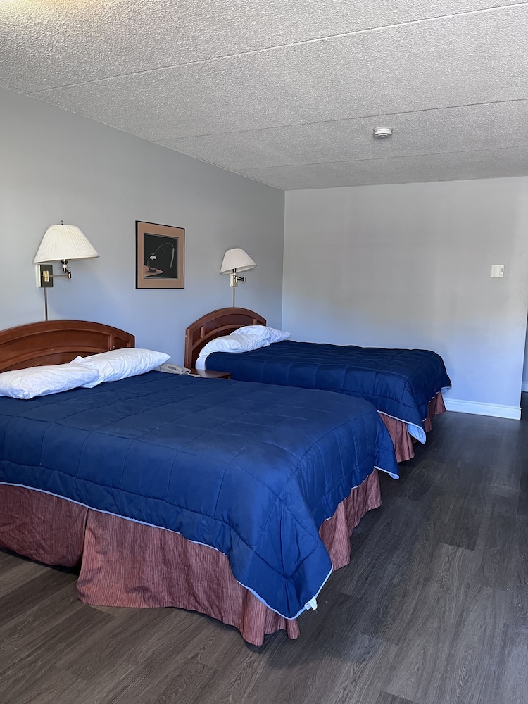 Knights Inn Midland 11/32