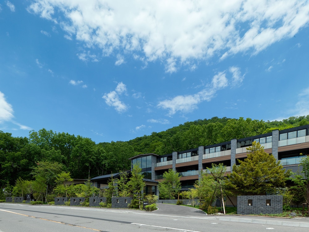 Lake Shikotsu Tsuruga Bessou Ao no Za 42/50