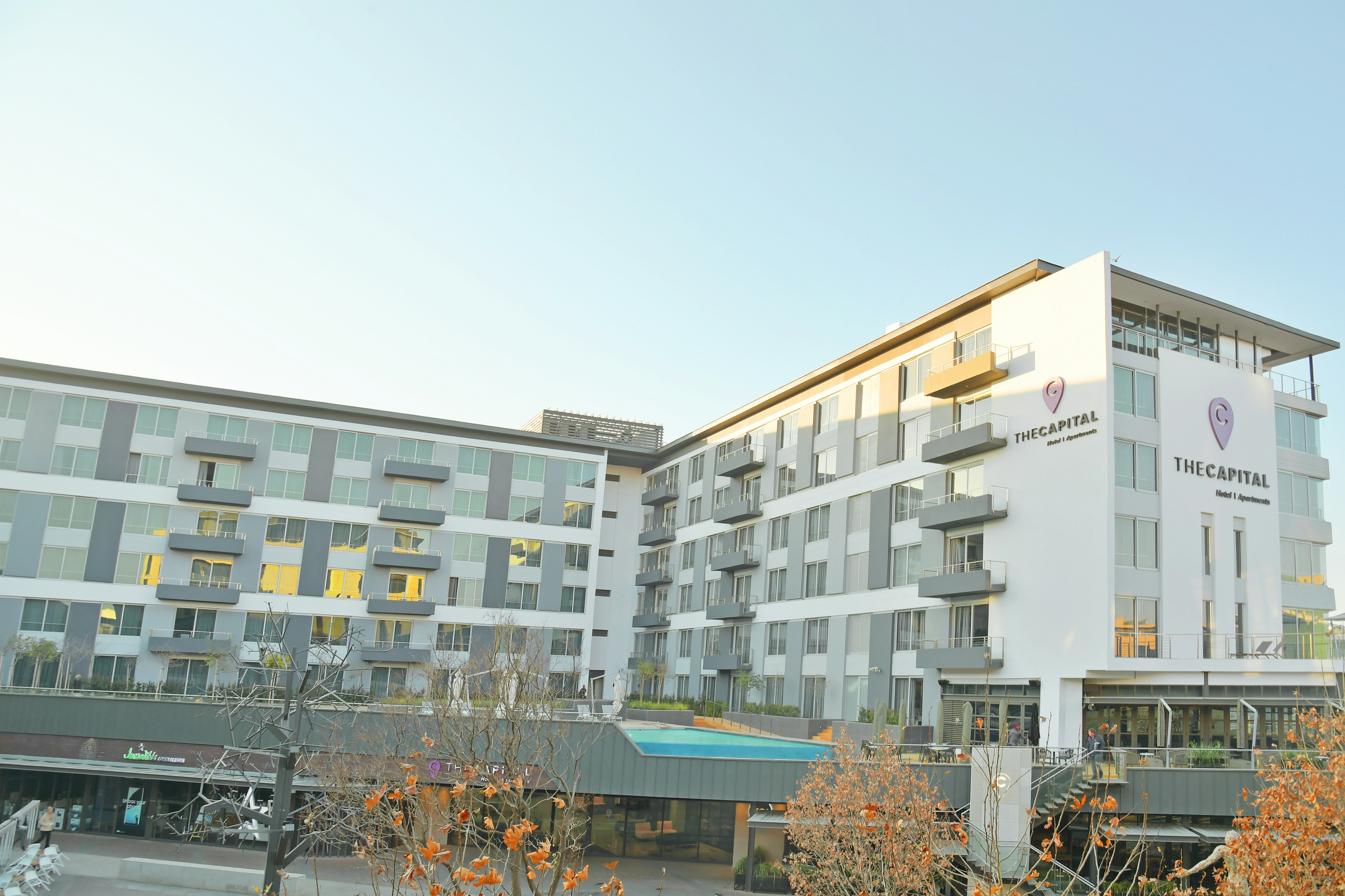 THE CAPITAL MENLYN MAINE 4/60