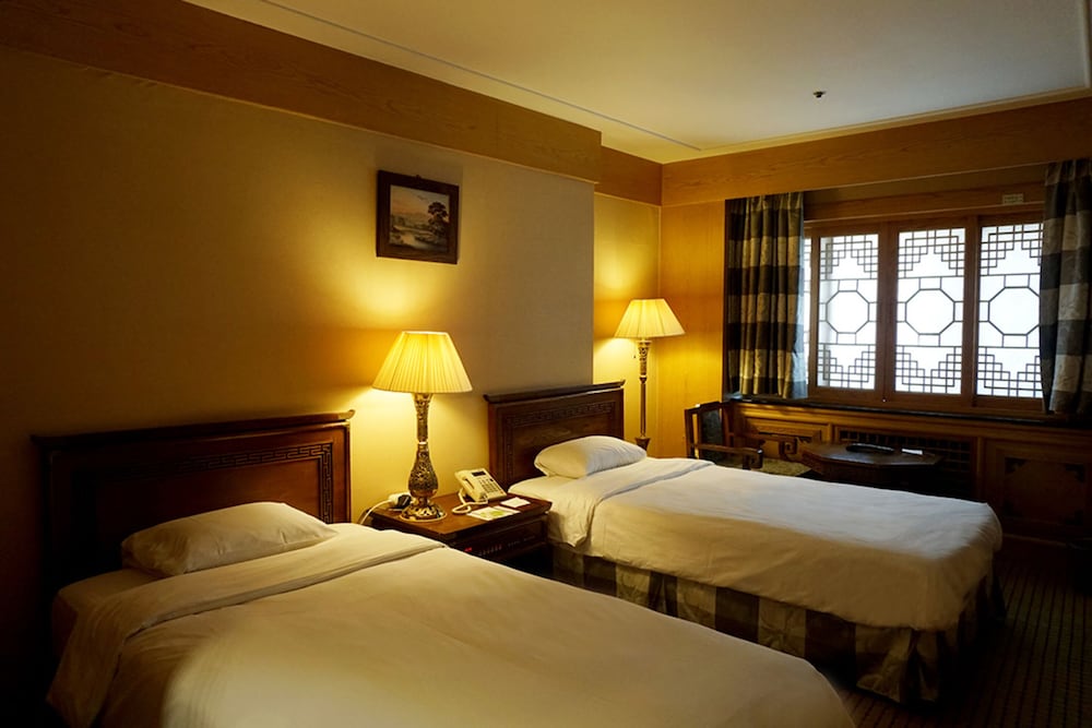 Commodore Hotel Busan 33/62