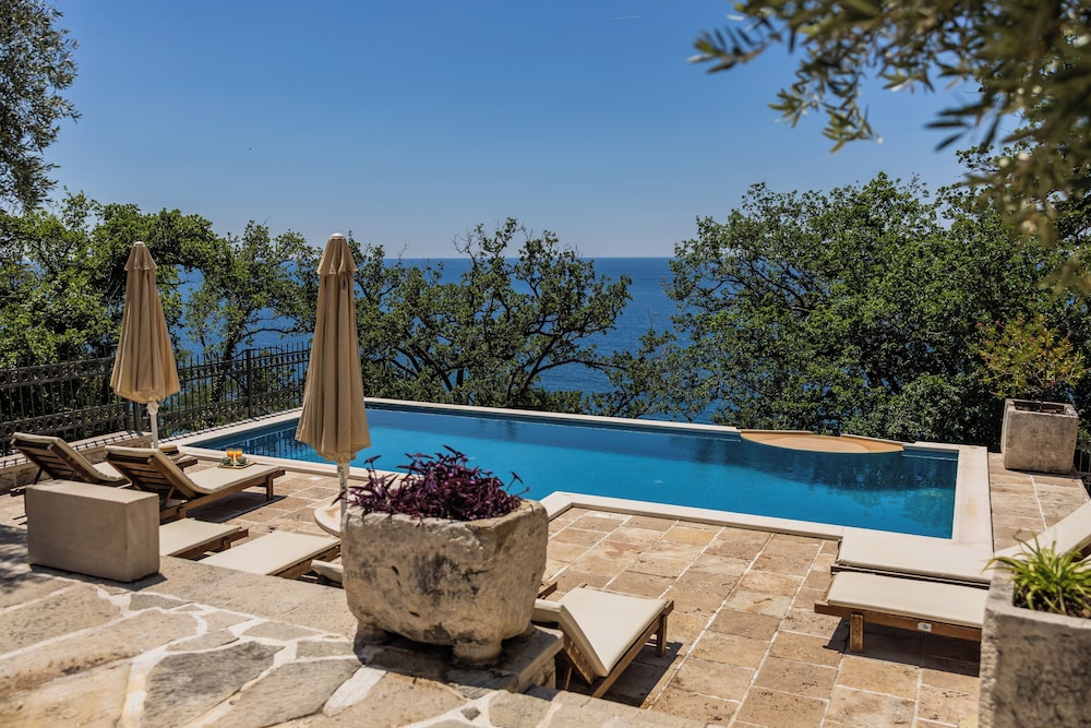 Pietra Mare Apartments 45/50