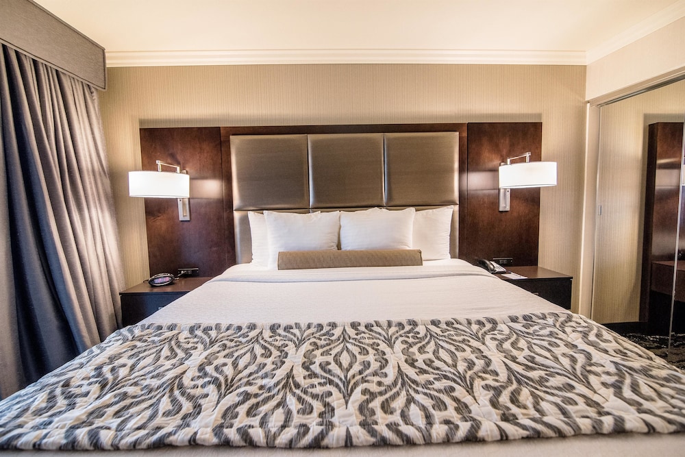 Best Western Plus Redondo Beach Inn 11/34
