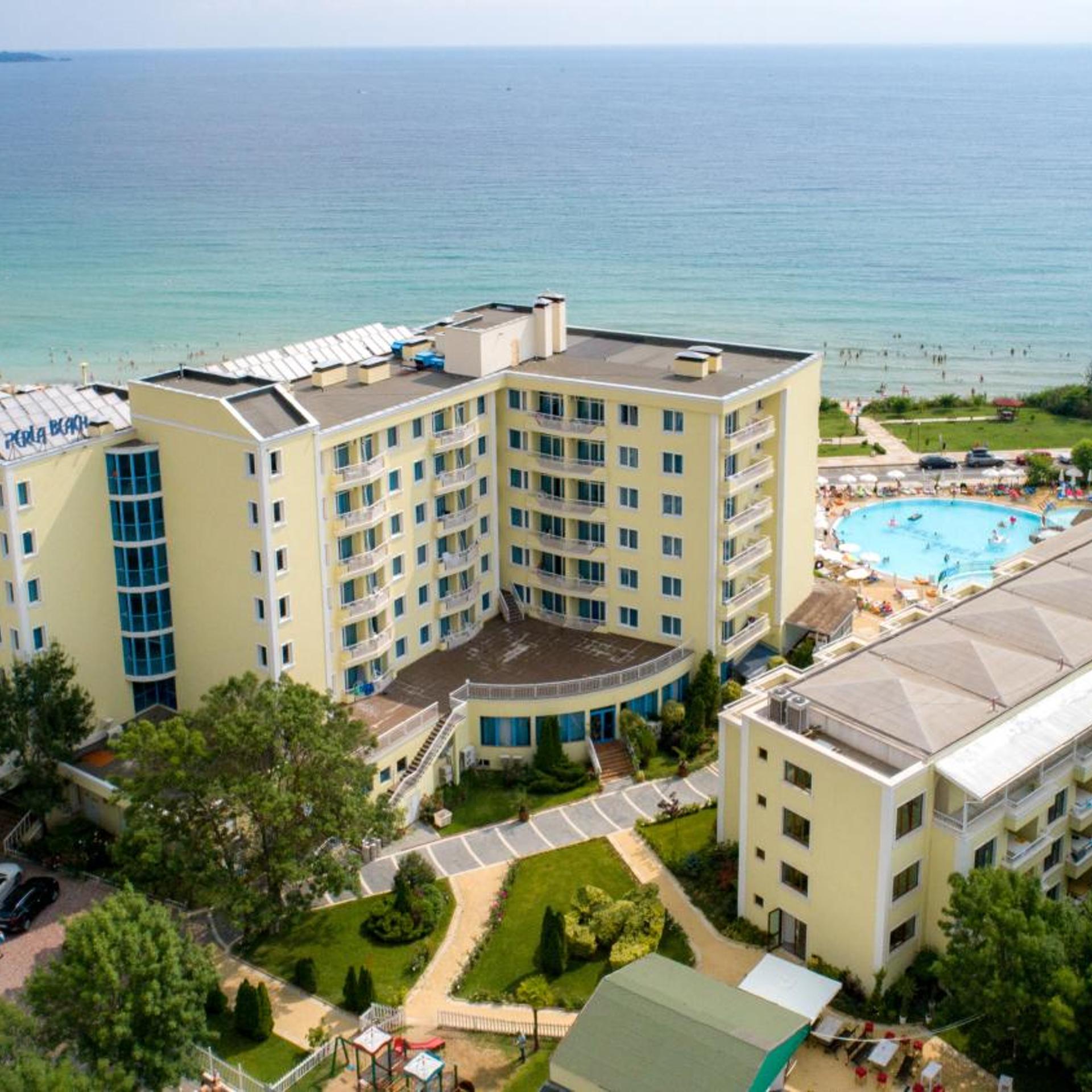 Perla Beach Hotel III 2/50