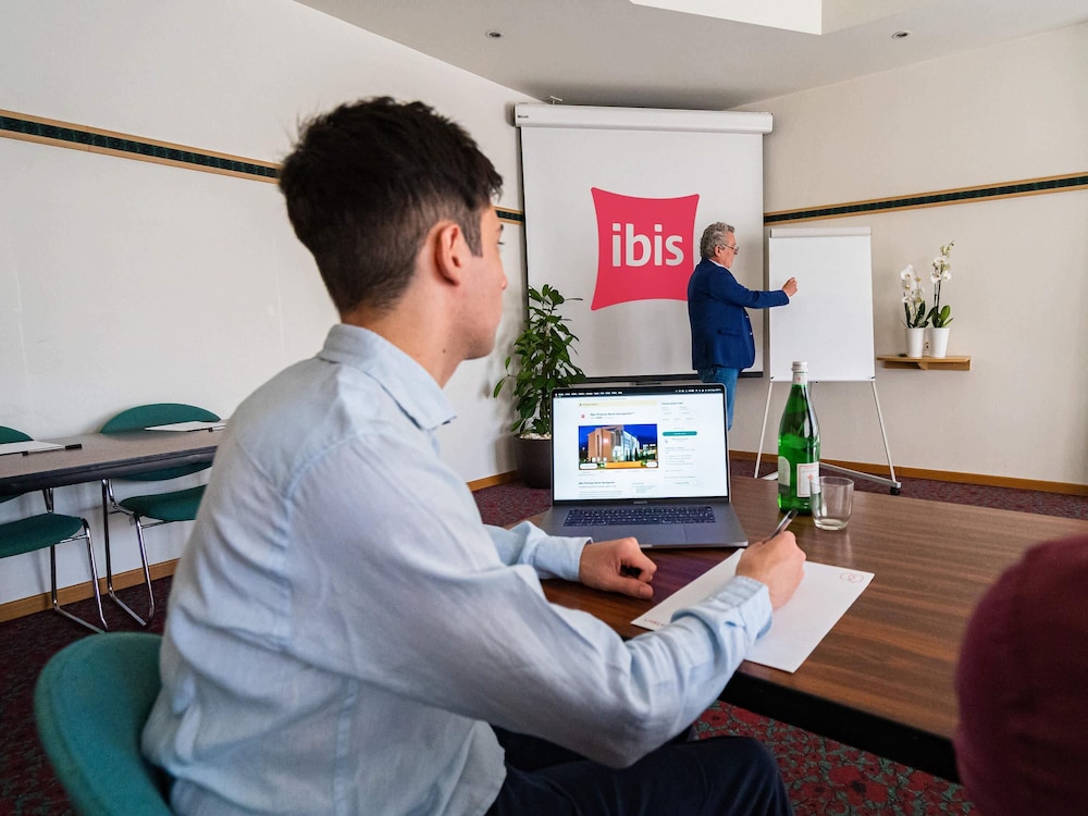 Ibis Florence North Airport Hotel 55/65