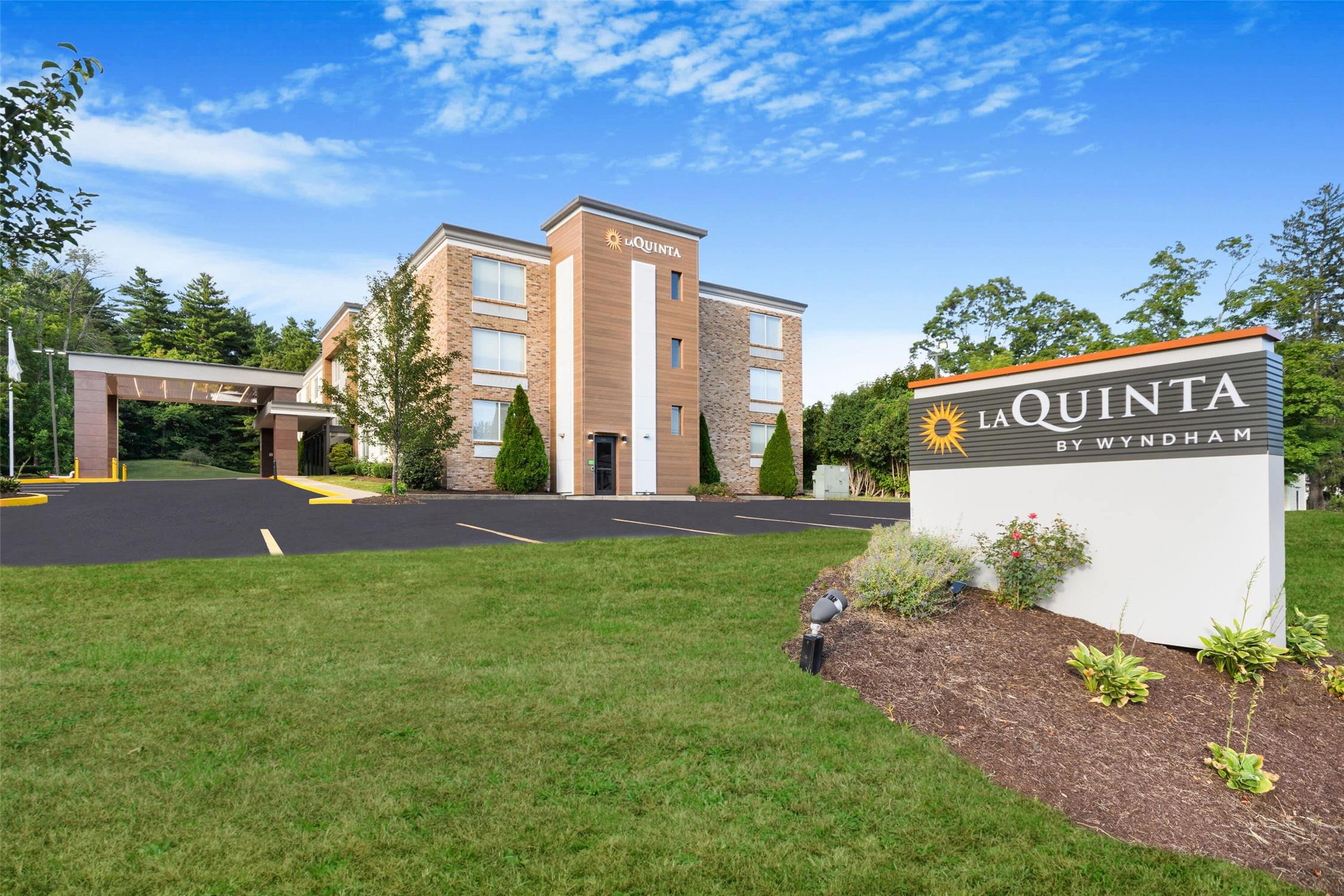 La Quinta Inn & Suites by Wyndham Sturbridge 42/50