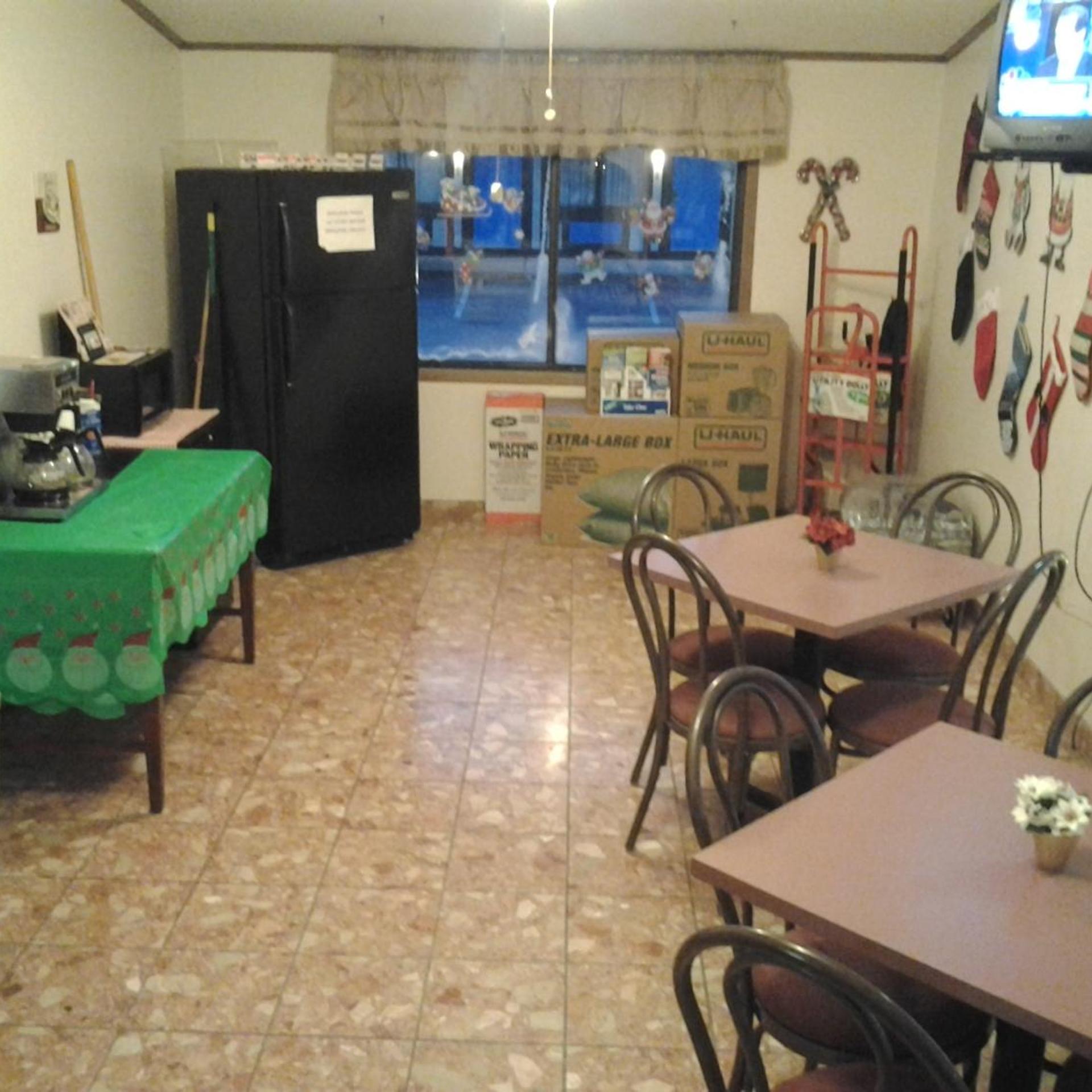 Xenia Country Inn 24/40